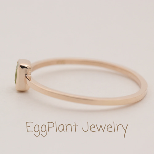 受注生産【K10】バケットカットペリドットリング 指輪・リング