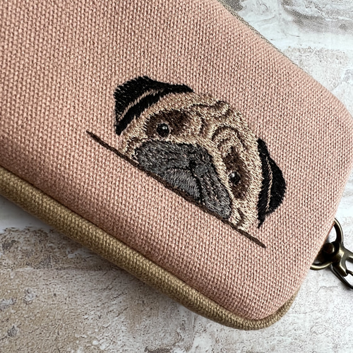 あご乗せパグさん❤︎刺繍 ミニポーチ コインケース 小銭入れ