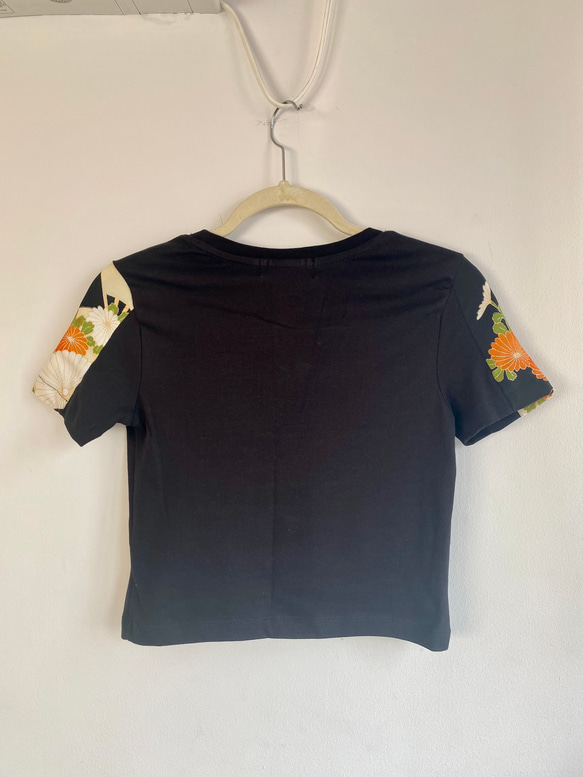 ブラック和風Tシャツ　レディース１点もの　着物リメイク　ミニクロップティー 3枚目の画像