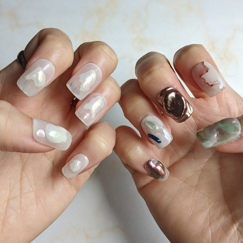 32｜ ニュアンスネイル ◎ 個性派 multi design × white aurora  