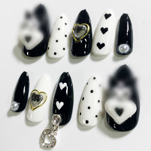 量産型 地雷 ガーリー ネイルチップ ドットネイル 白 黒 ハート