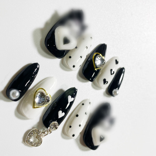 量産型 地雷 ガーリー ネイルチップ ドットネイル 白 黒 ハート ネイル