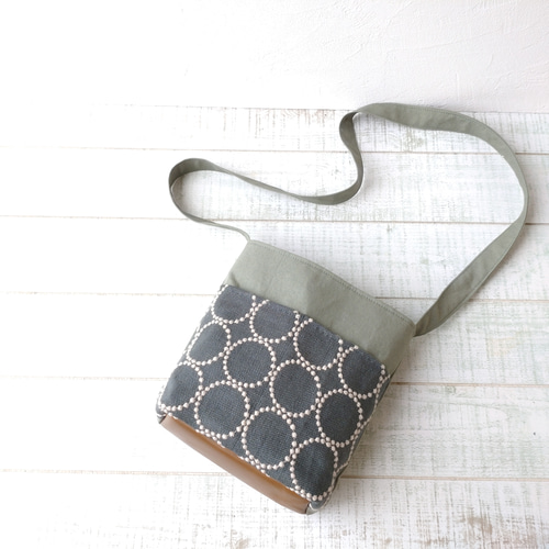 ミナペルホネン タンバリン[グリーン]とピスタチオグリーン ショルダー