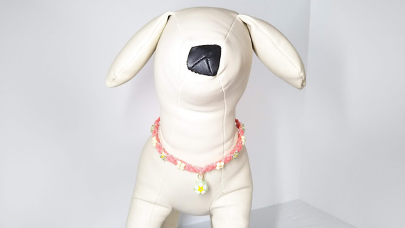 フラワー❀チャーム（ホワイトオパール）22cm～29cm　ビーズチョーカー　犬　猫 2枚目の画像