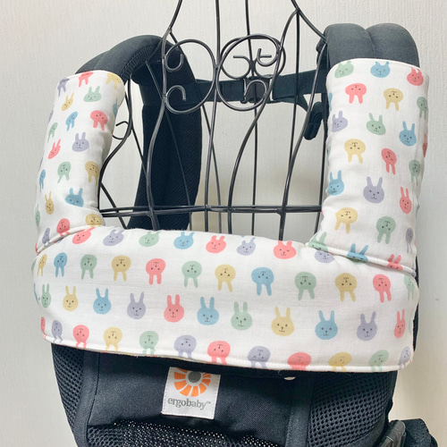 カラフルうさぎ×キャンディストライプ エルゴ オムニ360 アダプト