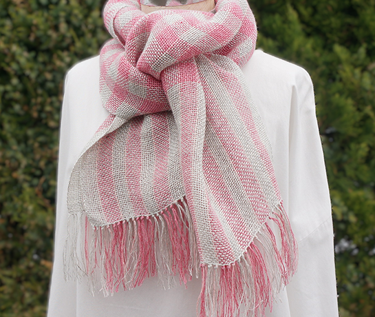 軽やかリネンの手織りストール　ノスタルジック チェック