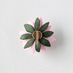 立体刺繍ピンク色の睡蓮ポニーフック 3枚目の画像