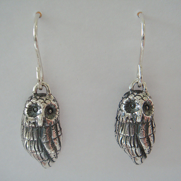 ふくろうピアス　シルバーアクセサリー　フクロウ　十二支　干　動物モチーフ　ギフト対応　アニマル　揺れるピアスＳＶ925