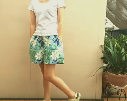 【70'S】 ヴィンテージ ハワイアンプリント ショートパンツ 総柄 【激レア】 size20 USA製 70s ヒッピー モンスター柄 総柄 ビンテージ