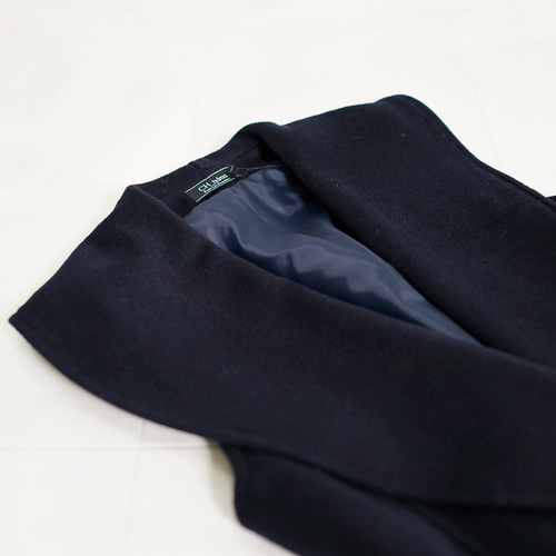 エムプルミエ　ウール混ロングジレ　ブラック 2021年秋のオシャレ度◎アイテムといえばジレ！ | m-i-d | M-PREMIER