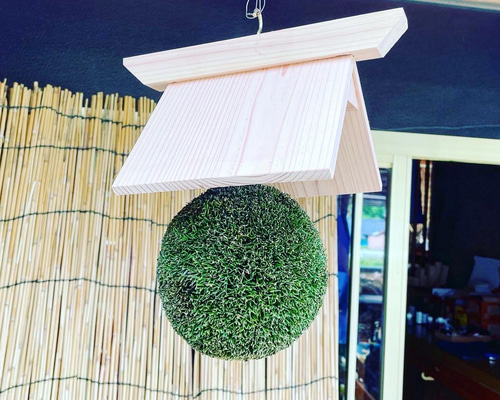 つくりたて杉玉　吉野杉　20センチ　屋根付き つくりたて杉玉 吉野杉 20センチ 屋根付き その他インテリア雑貨 萩原