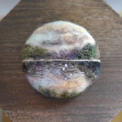 羊毛フェルト　アンティークな風景　ブローチantique landscape brooch 7枚目の画像