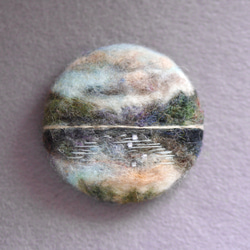 羊毛フェルト　アンティークな風景　ブローチantique landscape brooch 1枚目の画像