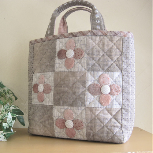 ✿パッチワーク 花のアップリケのバッグ パッチワークバッグ完成品 お花のバッグ アップリケバッグ 送料