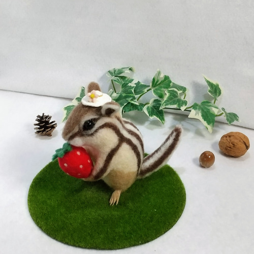 シマリス　リース（大、中）　羊毛フェルト it-5df7ac6a7bdaf-1200.jpg