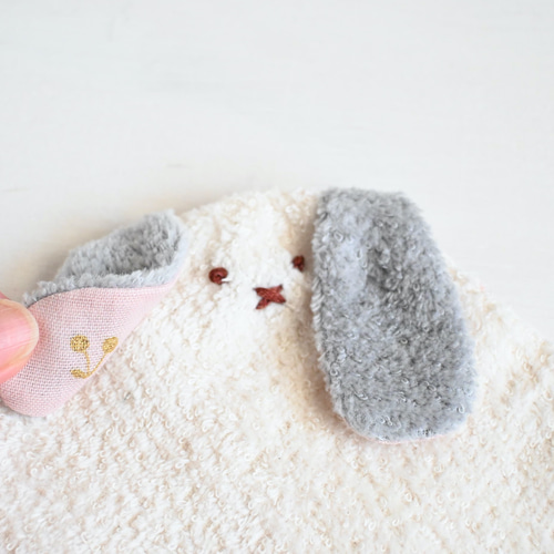 ロップイヤーちゃん大判タオルハンカチ♡お耳グレーうさぎちゃん（北欧