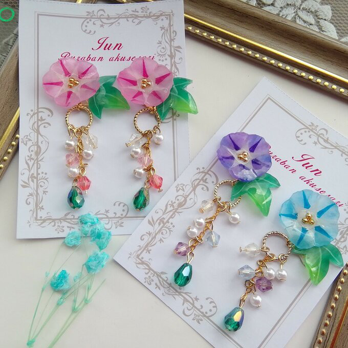 朝顔とガラスビーズのピアス、イヤリング イヤリング  