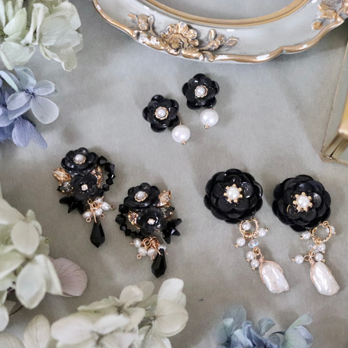 クールブラックビーズ刺繍フラワー　ピアス　イヤリング 再販】ゆらゆらシリーズビーズ刺繍のお花（ﾌﾞﾗｯｸ）ピアス/イヤリング