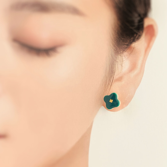 【初夏 人気】花柄ピアス 小ぶり 5粒セット｜夏カラー×美濃焼×ガラス×金箔｜リバティ調イヤリング対応可 7枚目の画像