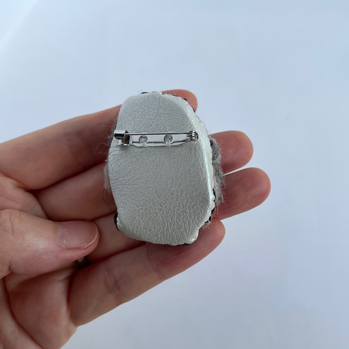 Keitoの刺しゅう わんわんブローチ シュナックス 11番 ペット服