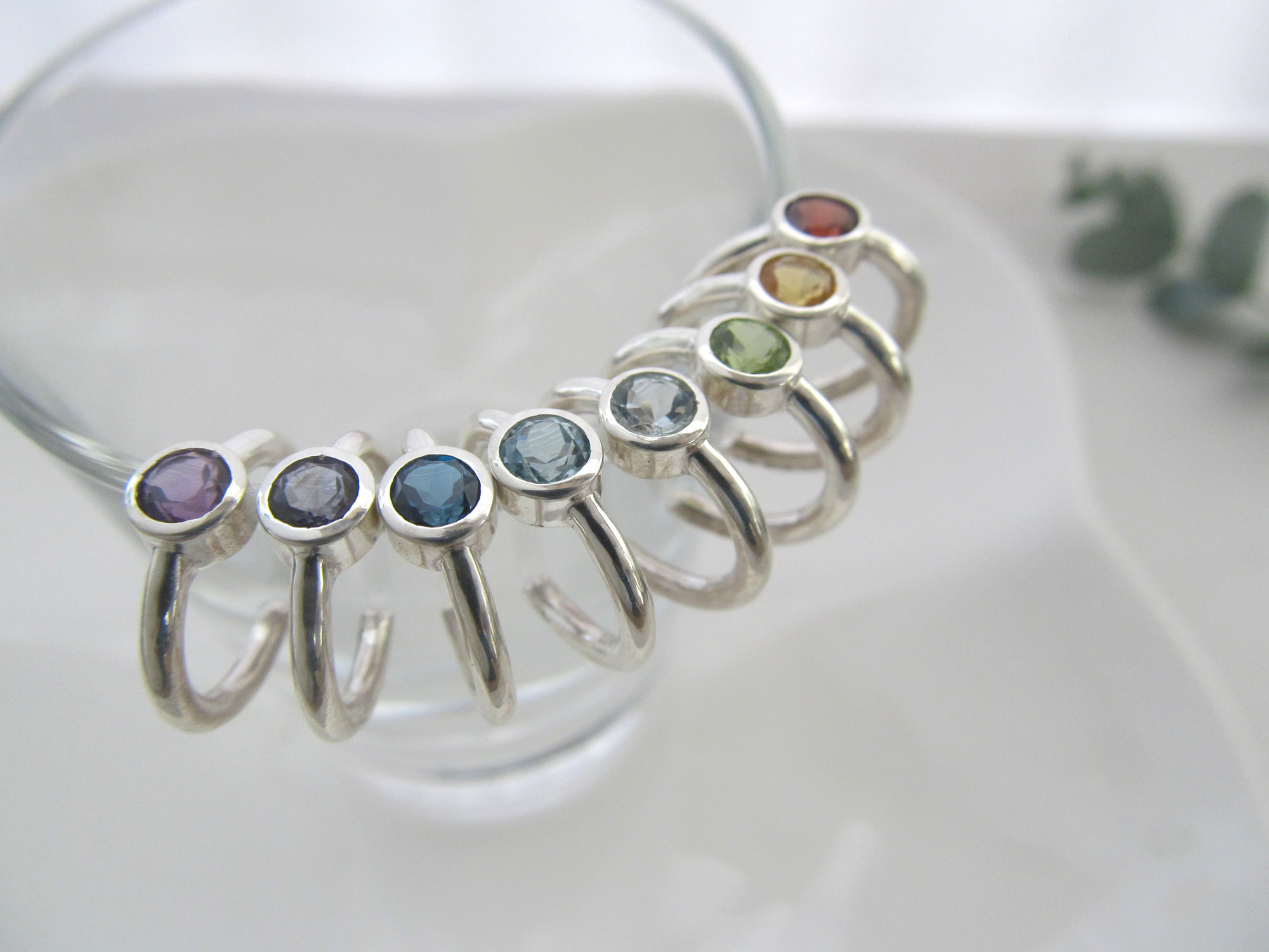 いろとりどり天然石のイヤーカフ 6,006円