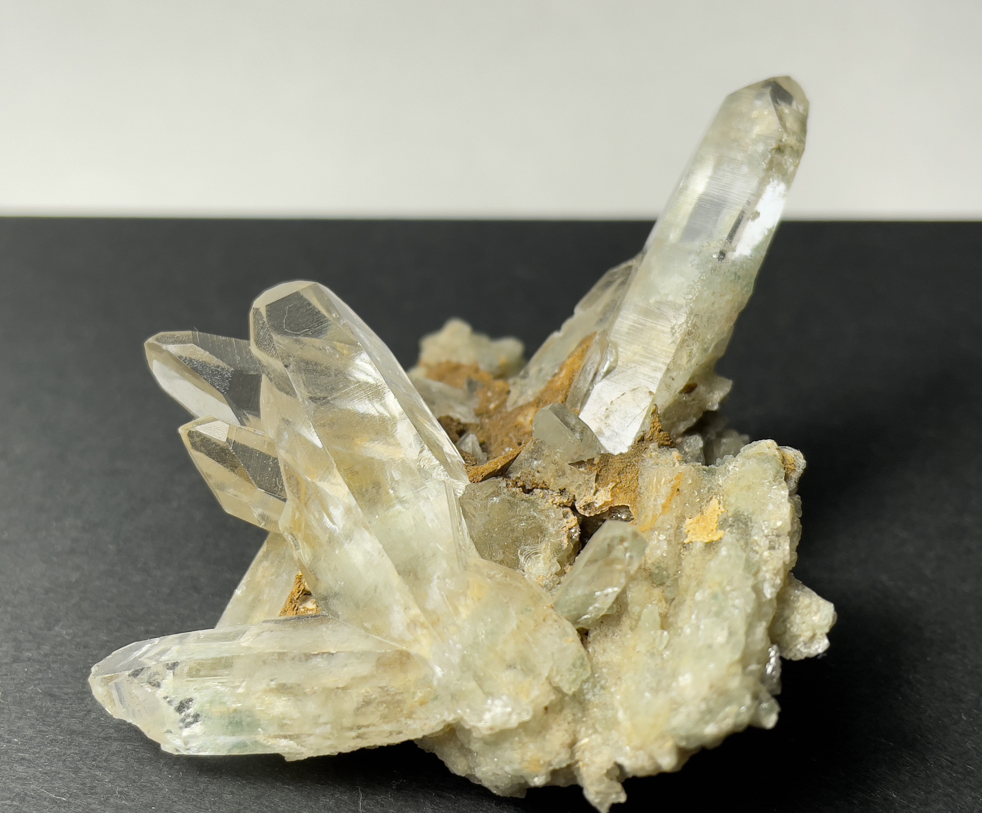 クォーツクリスタルクローライトインクォーツ43gヒマラヤファントムナチュラルクォーツクリスタル美しいクラスターヒマラヤマ