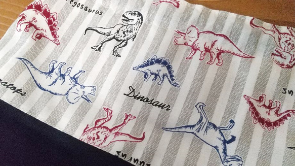 　入園入学新学期準備　ティラノサウルス・トリケラトプス　大好き　恐竜くん　コップ袋や給食袋などに巾着袋 3枚目の画像
