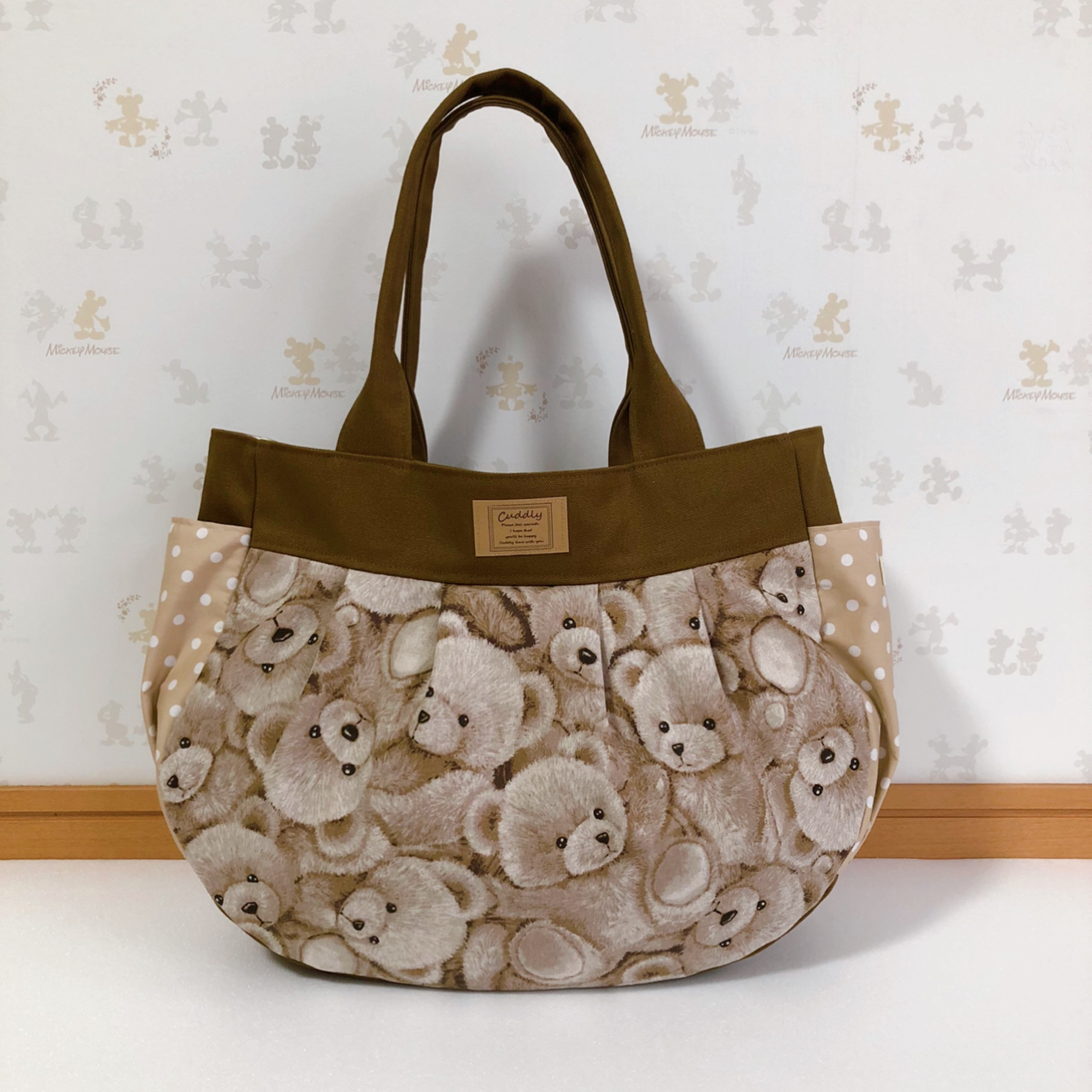 １２８６．テディベアだらけ柄のトートバッグ　カフェオレ　再販１