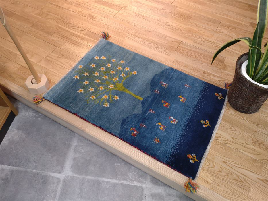 新規入荷】ペルシャ ギャッベ 玄関マット 95×62cm 青 藍色 生命