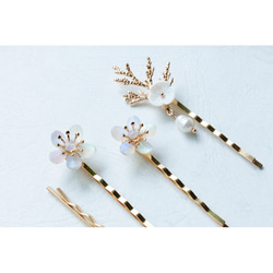 白い花　松枝　バロックパール　４点セット　飾りヘアピン　 ヘアアクセサリー　髪飾り　結婚式 4枚目の画像