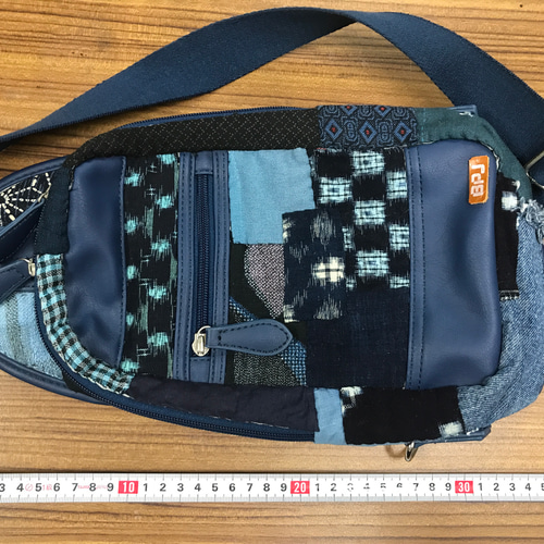 絣のパッチワークがま口角ショルダー(*´꒳`*)ショルダー紐と