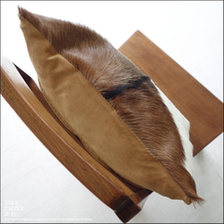 毛皮クッションカバー PUTI-17 ハラコ 天然皮革 ハンドメイド 正方形 北欧 本皮 手作り レトロ調 エスニック 2枚目の画像