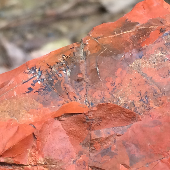 リアル佐渡赤玉石 新潟県赤玉地区産出 レッドジャスパー原石 デンドリティックあり 13枚目の画像