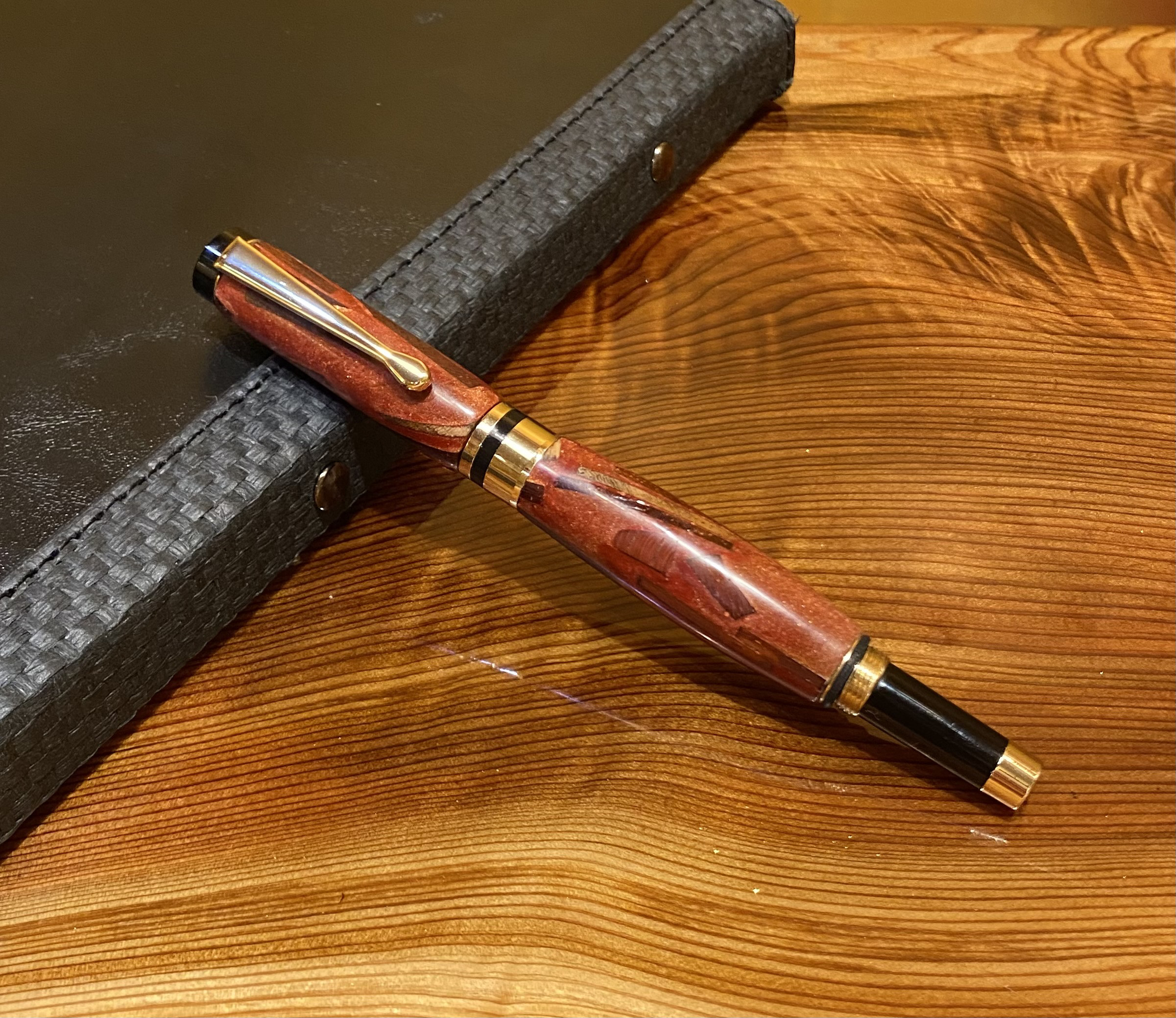 【世界でたった1本】レジンとパドックのボールペン1003