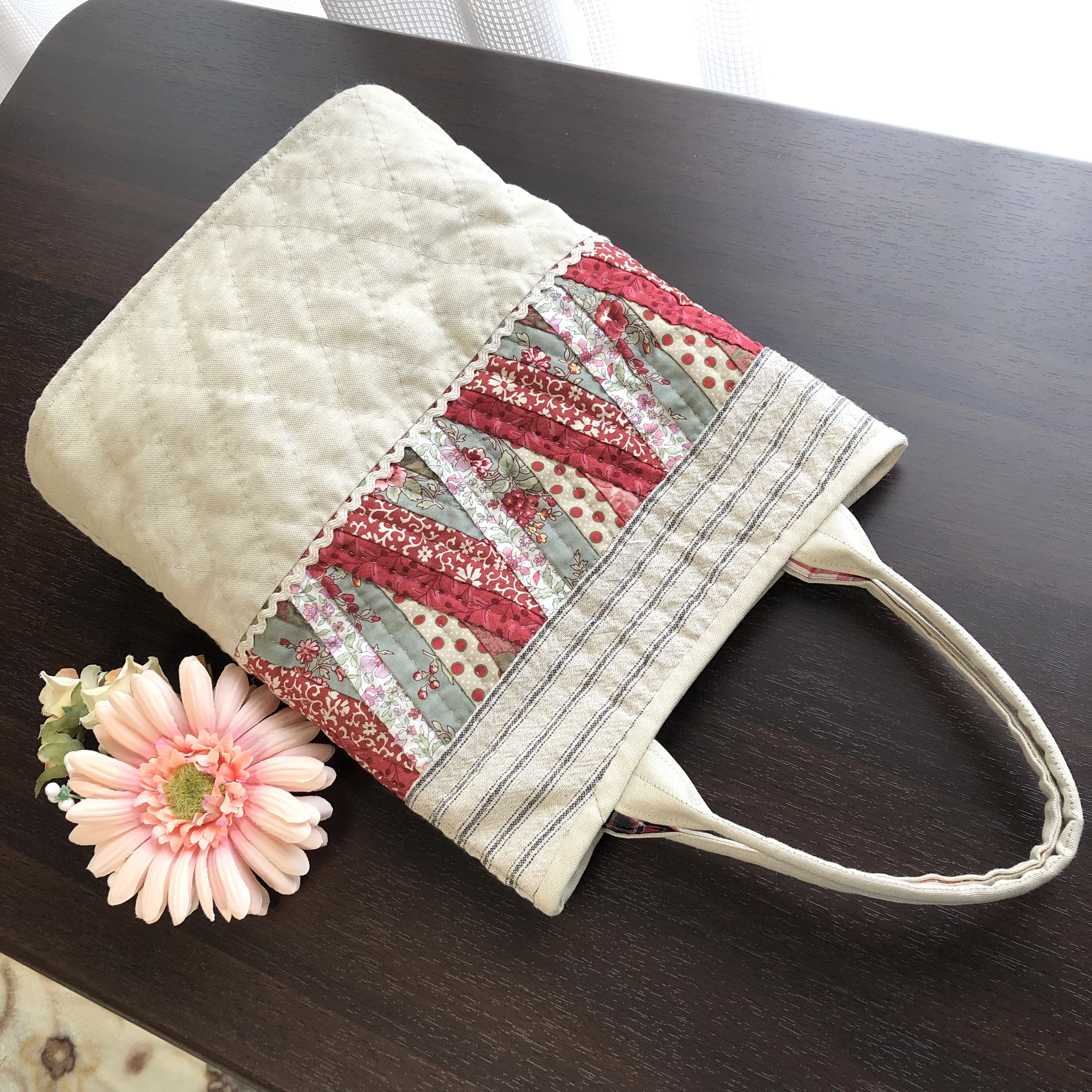 爽やかパッチワークバック　アンティーク木綿と麻生地で作っています　2