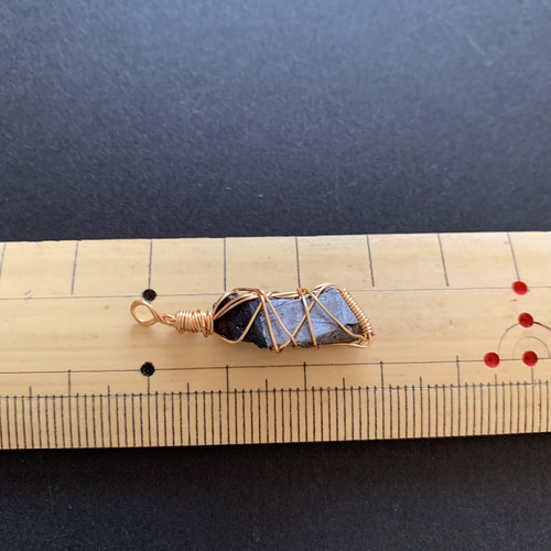 1.特別出品！希少隕石ギベオン14kgf チャーム