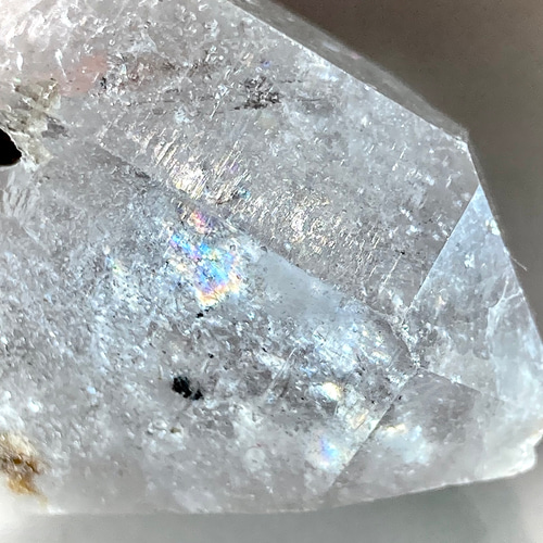更に値下げ【珍しい 水入り カーボン入り 巨大水晶】原石 中国 江蘇省産 カーボンインクォーツ✨レインボー 水入り 水晶 ポイント