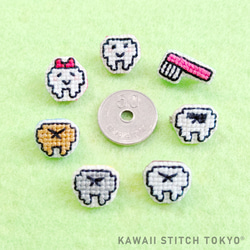 グロッセ　grosse ゴールド　金　バッチ　バッジ　ブローチ　フラワー グロッセ フラワーブローチゴールドカラー／プラチナカラー