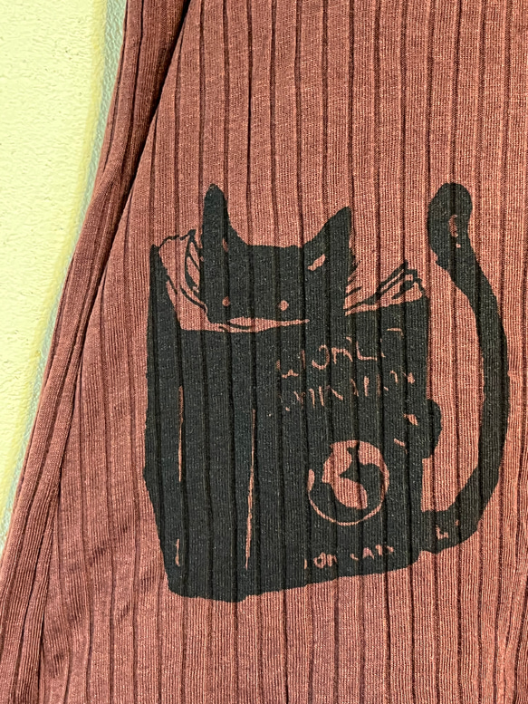 黒ネコ柄　レディース　カップ付タンクトップ 5枚目の画像
