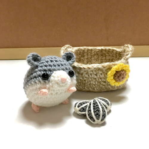 イチゴチョコ ✿︎ あみぐるみ作家 | デザフェスに向けて