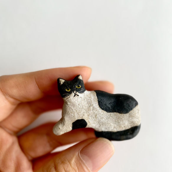 白黒猫のちいさなブローチ　【受注制作】 4枚目の画像