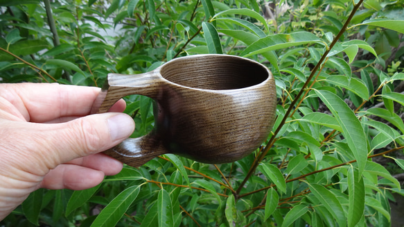 神代タモで作った一木彫りコーヒーカップ。 2枚目の画像