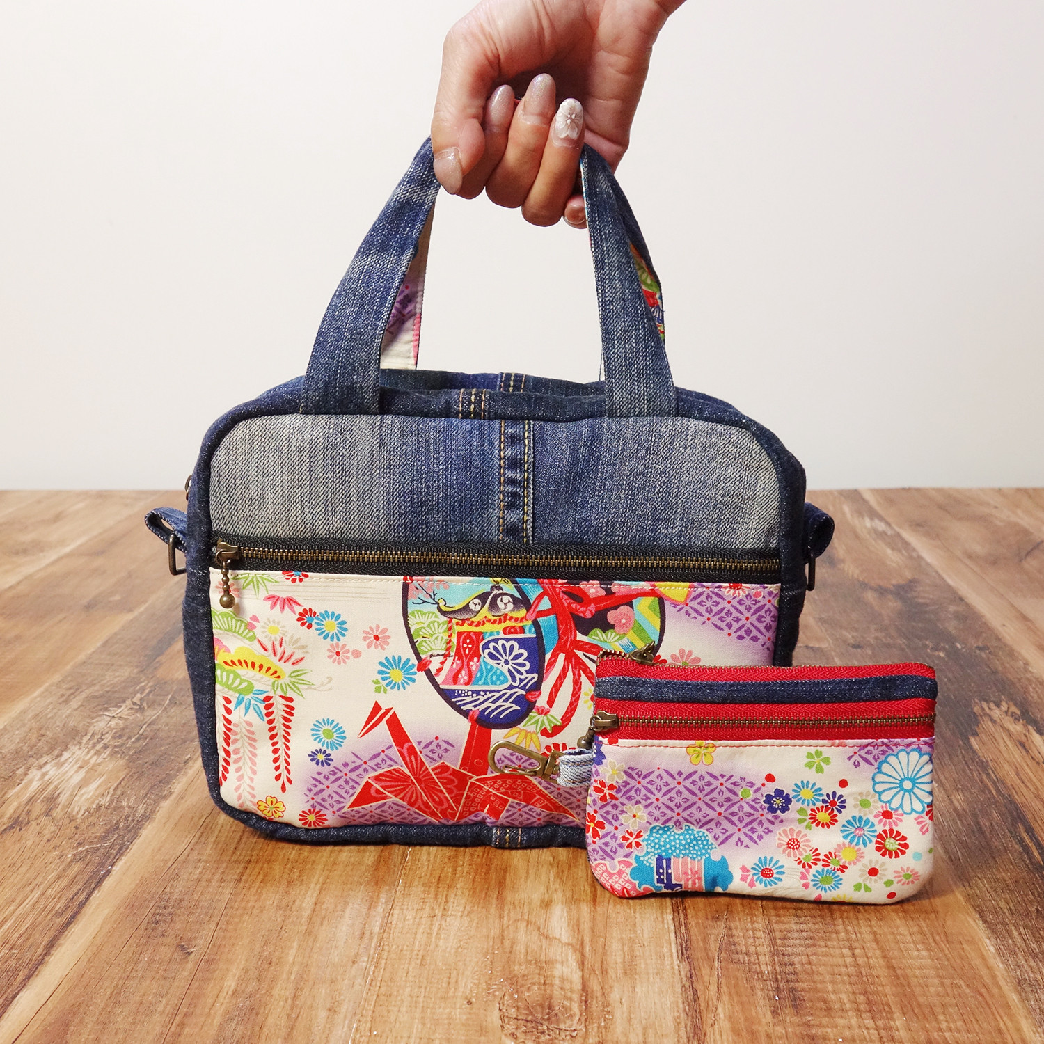 Wallet shoulder bag／ミニポーチ付／デニムリメイク デニムリメイク風 スタッズバッグ S ライトブルー | vita brillare