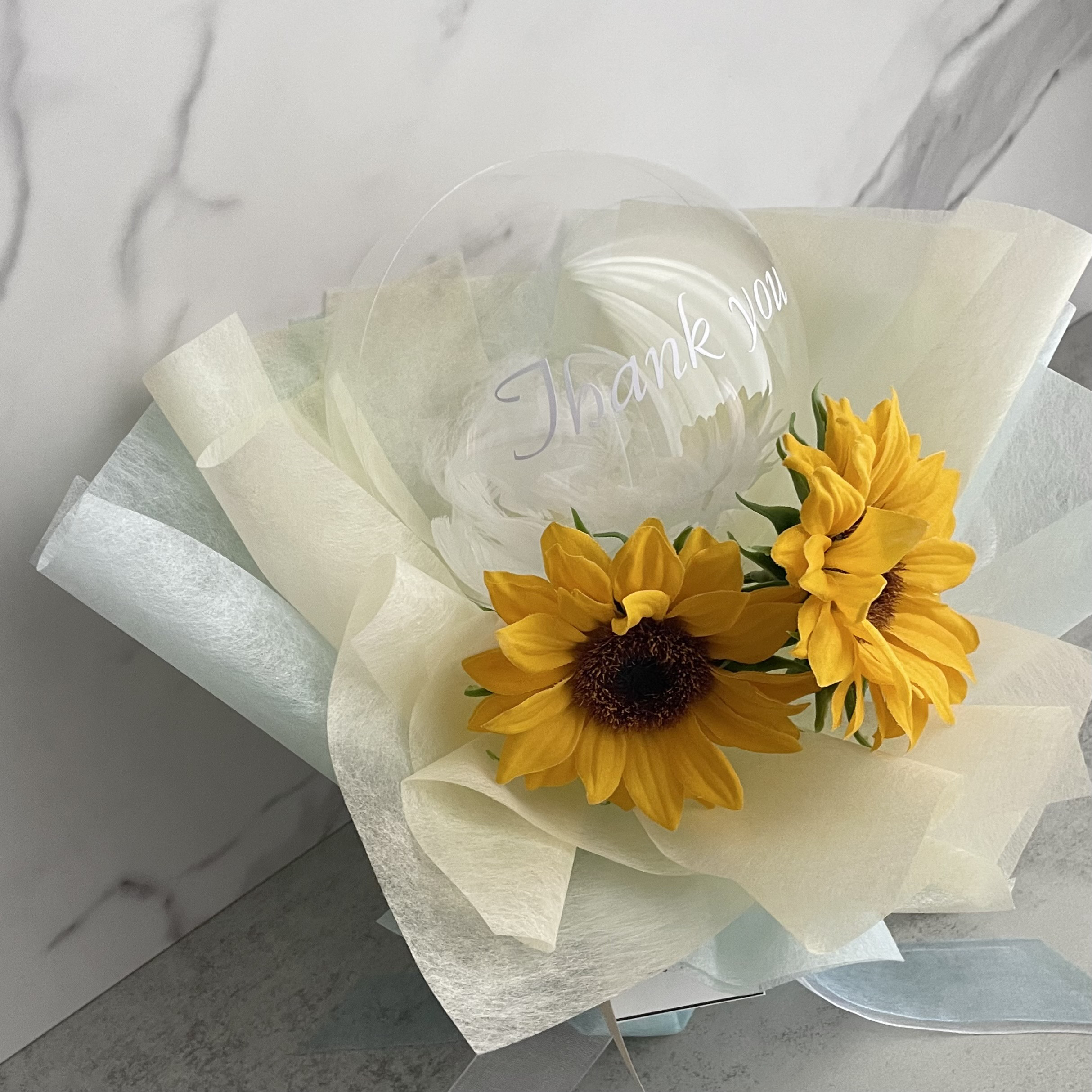 結婚式ウェルカムスペースに。新郎新婦バルーン〜向日葵ブーケ〜