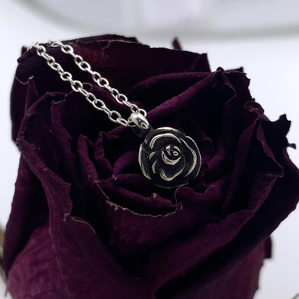 薔薇 シルバー925ネックレス つけっぱなし ゴシック