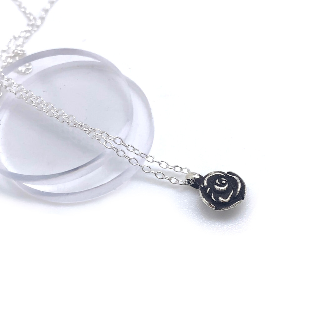 薔薇 シルバー925ネックレス つけっぱなし ゴシック