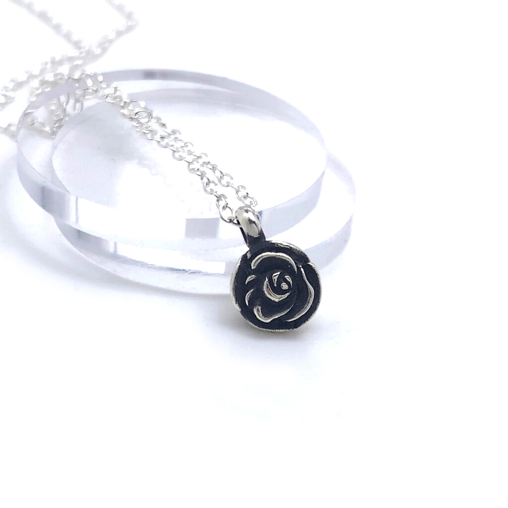 薔薇 シルバー925ネックレス つけっぱなし ゴシック