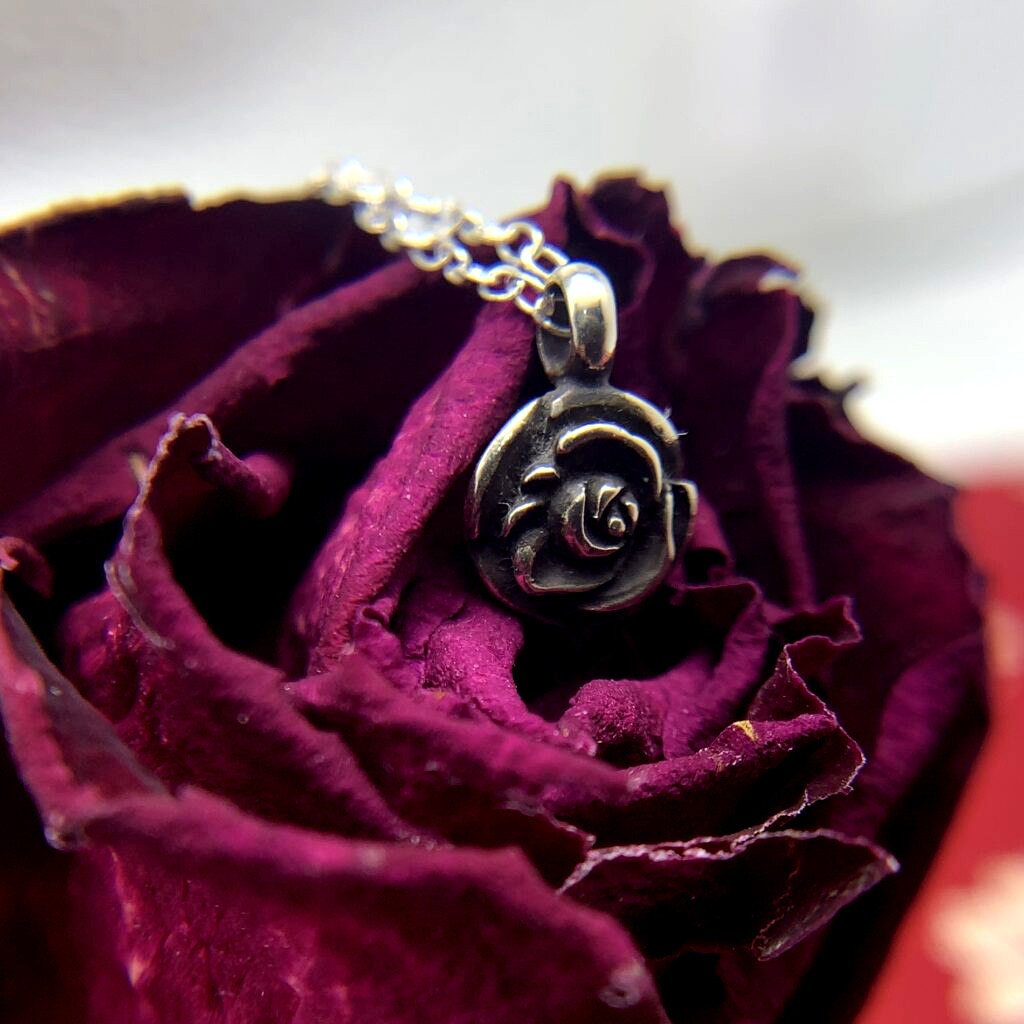 薔薇 シルバー925ネックレス つけっぱなし ゴシック