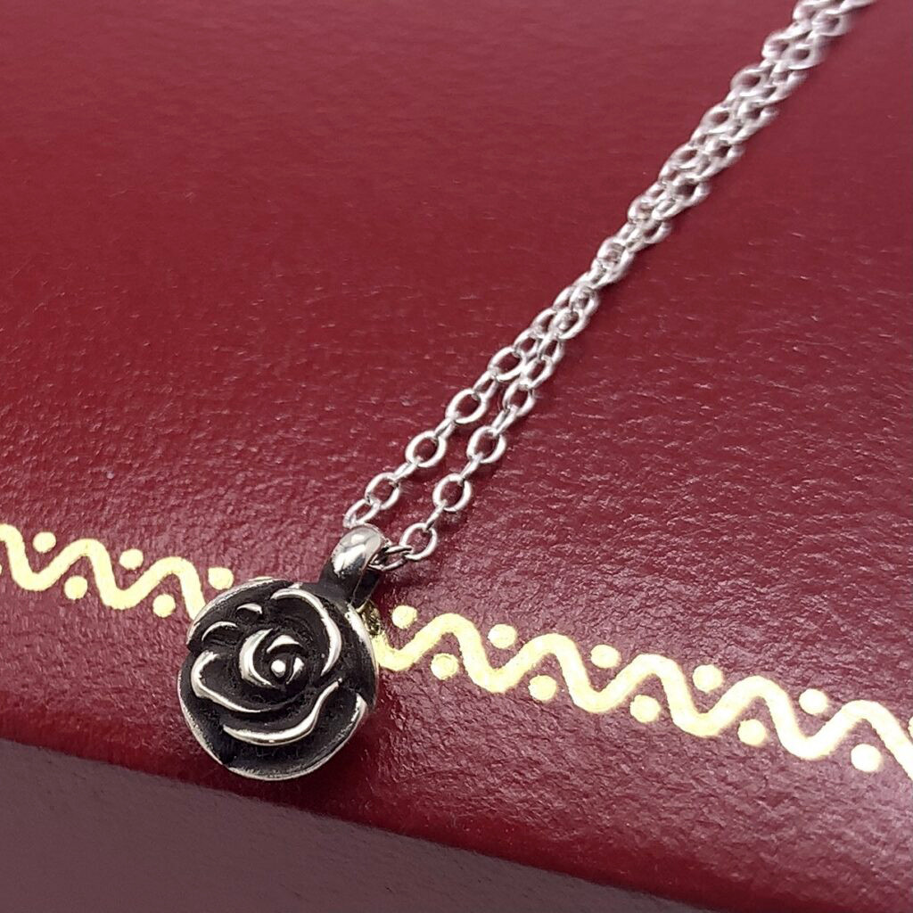 薔薇 シルバー925ネックレス つけっぱなし ゴシック