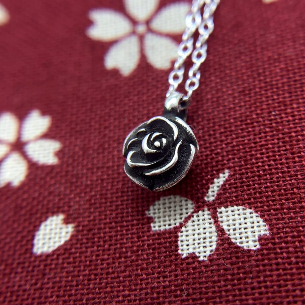 薔薇 シルバー925ネックレス つけっぱなし ゴシック